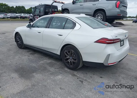 2026 BMW 530I xDrive из США, поврежденный, VIN WBA53FJ09TCW39573